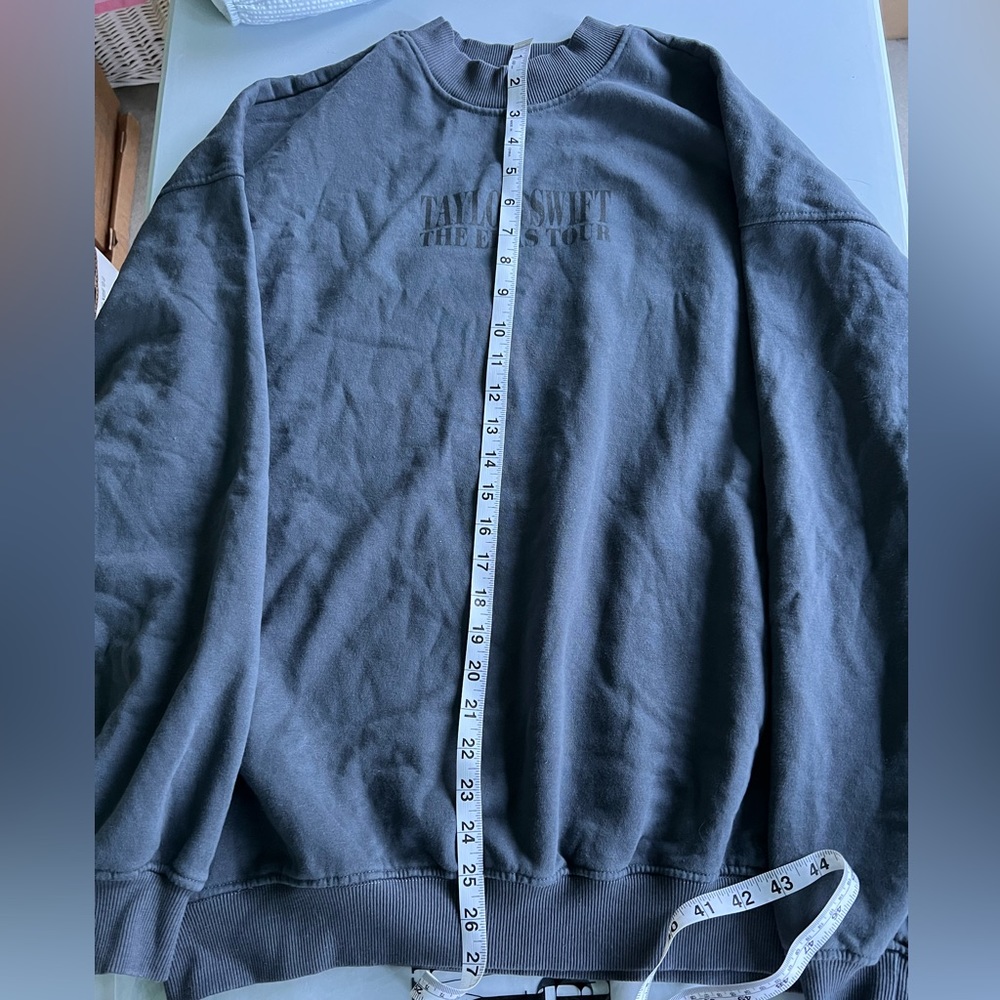 ✨Taylor Swift Eras Tour✨ Blue Crewneck Sweatshirt - Picture 6 of 6